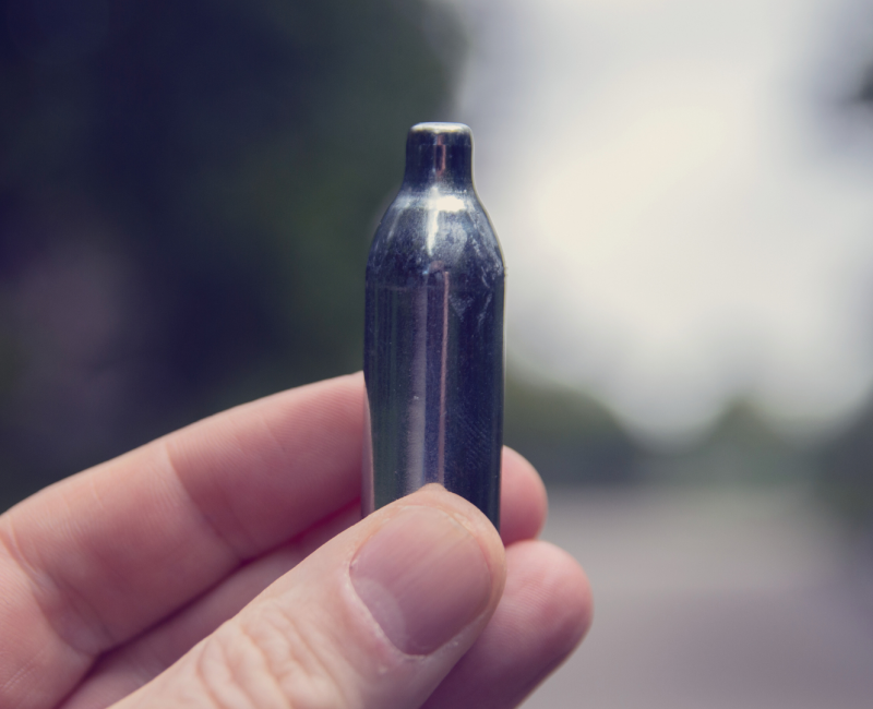 Protoxyde d’azote au volant : un usage non sanctionné pénalement